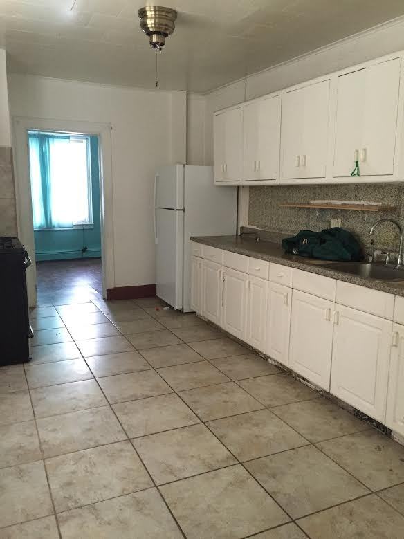 252 Crescent Place - Photo 3 of 4