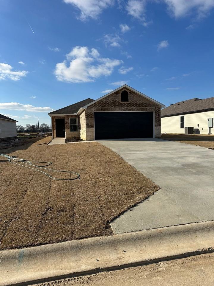 5807 Pope St - Photo 4 of 20