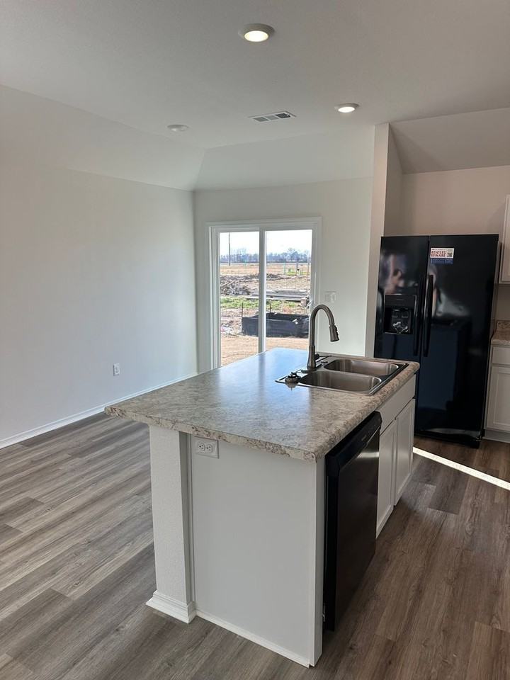 5807 Pope St - Photo 6 of 20