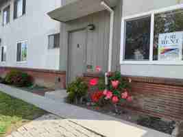 featured image of 470 S 4th St