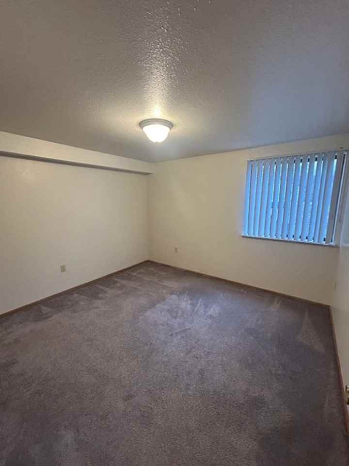 2209 Spansail Dr - Photo 3 of 16