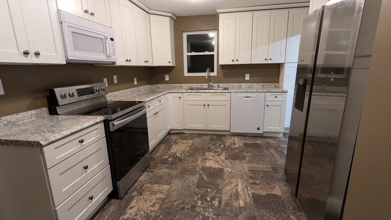 255 Whipple Ave Nw #A - Photo 6 of 28