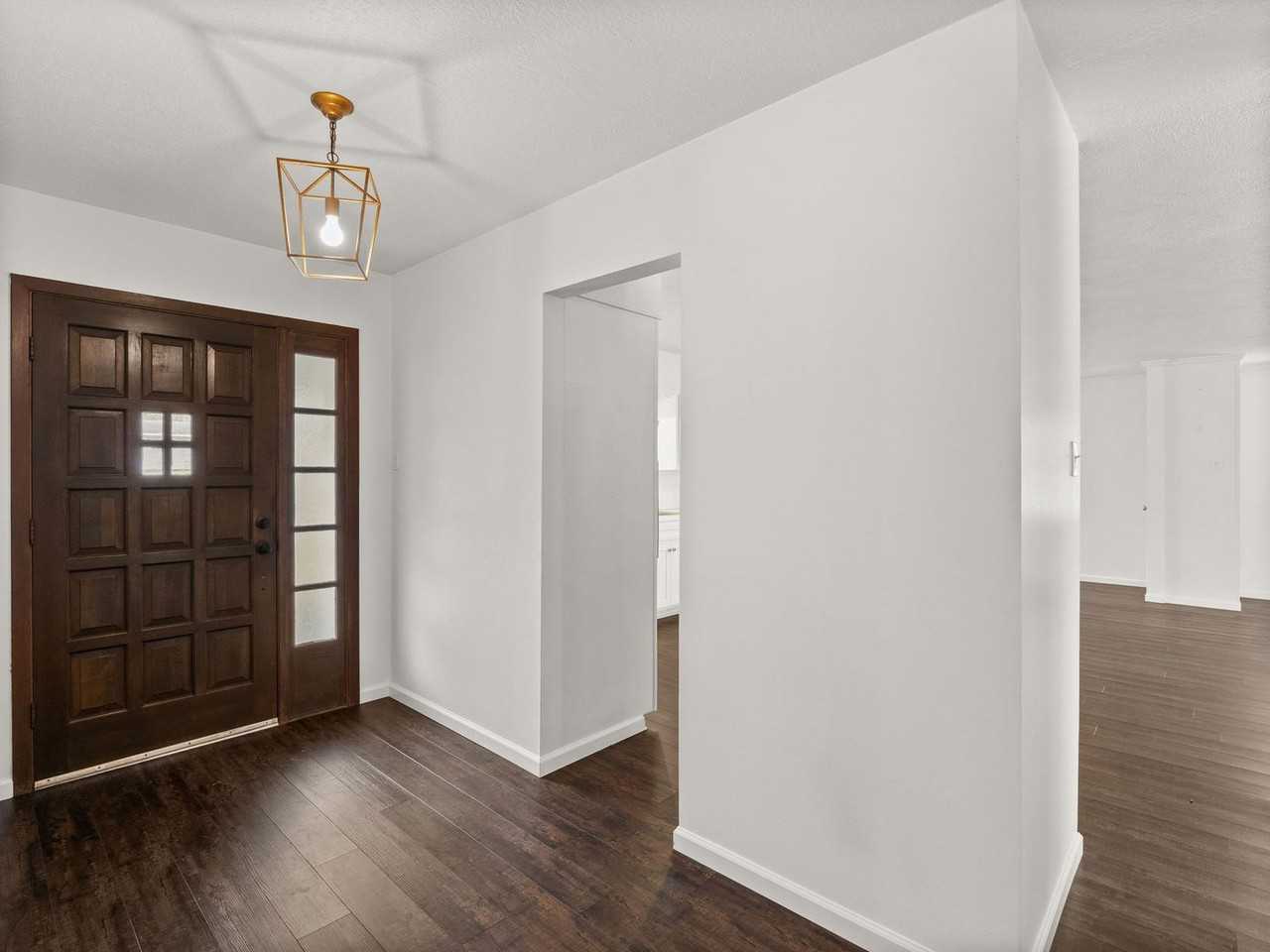 910 S Texas St - Photo 4 of 15