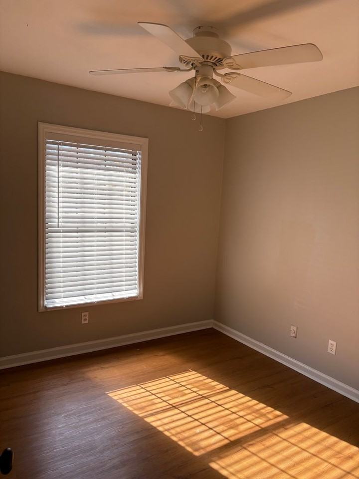 122 Stewart Ct - Photo 6 of 15