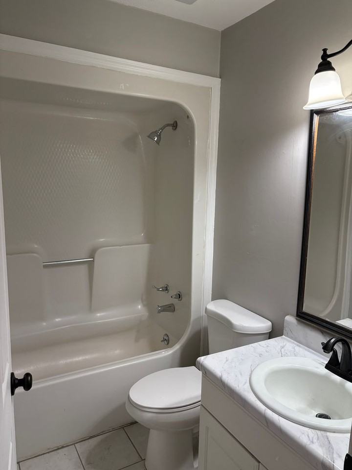 122 Stewart Ct - Photo 7 of 15