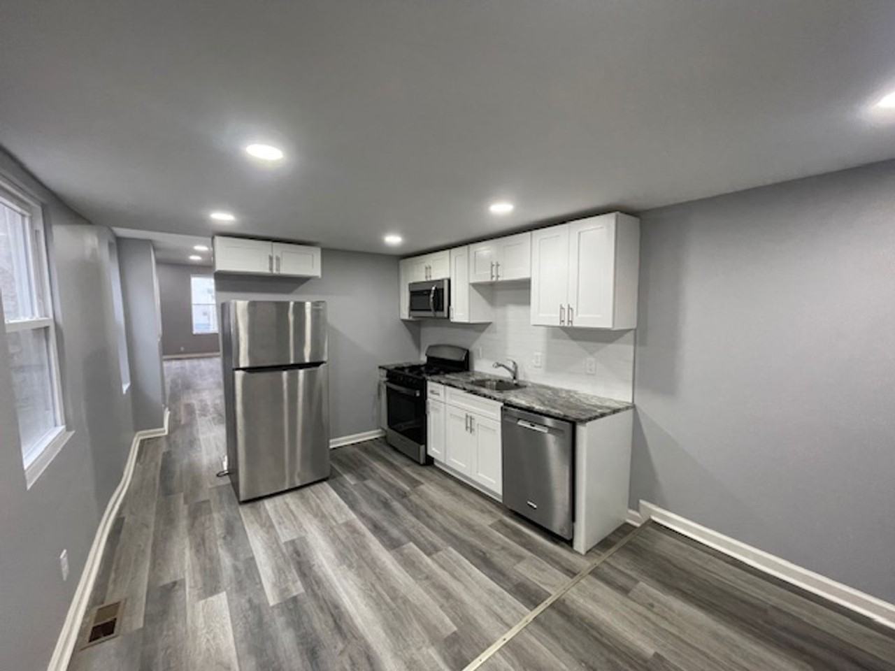 2739 W Montgomery Ave - Photo 4 of 12