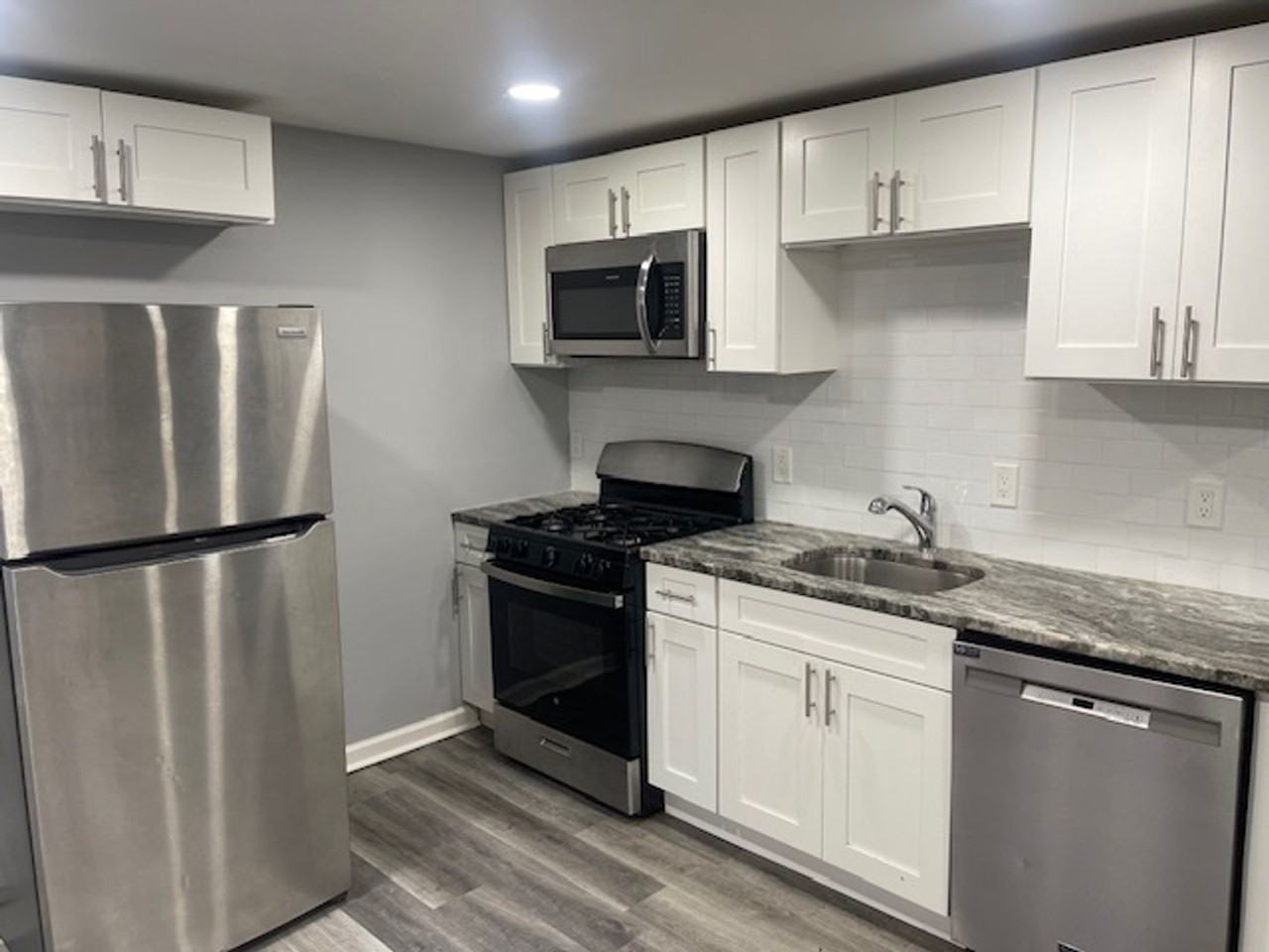 2739 W Montgomery Ave - Photo 5 of 12