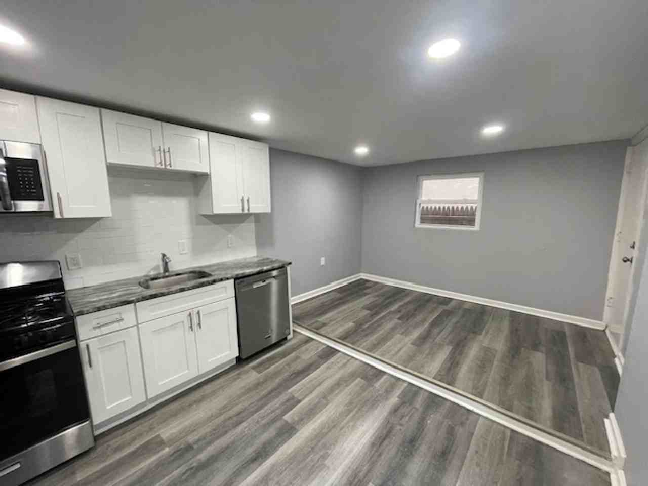 2739 W Montgomery Ave - Photo 6 of 12