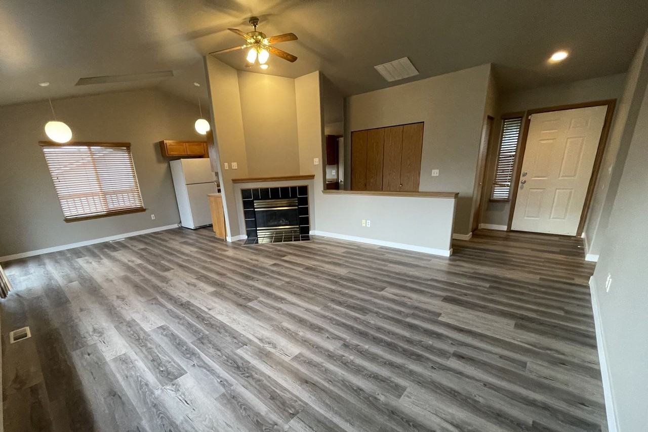 6722 61st Pl Ne - Photo 2 of 15