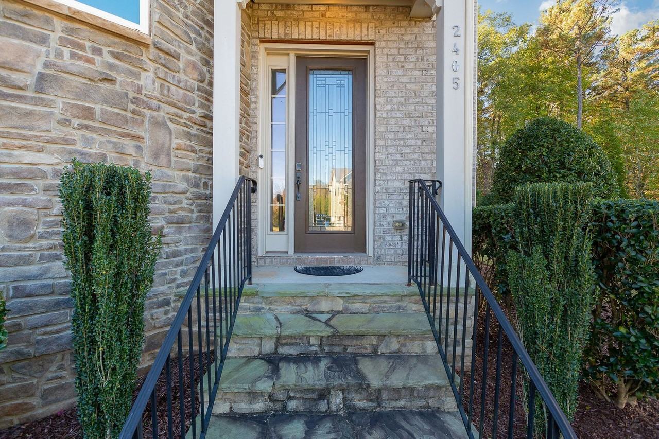 2405 Trenton Park Ln - Photo 4 of 48