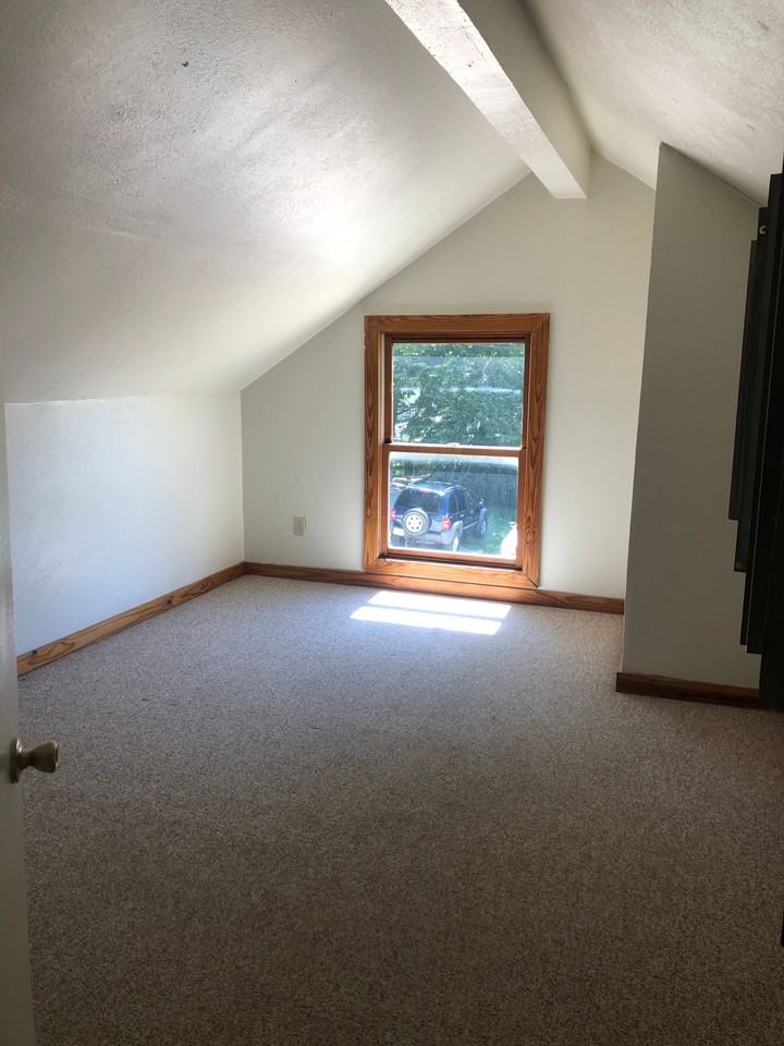 0204-206 E 16th Street - Photo 2 of 10