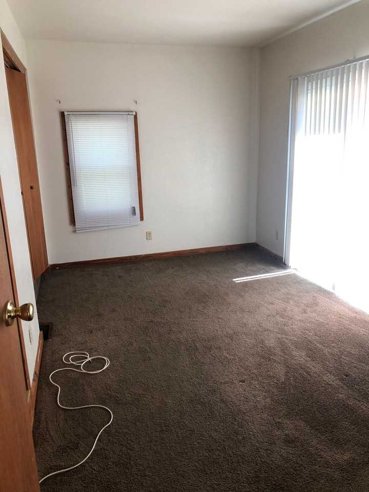 0204-206 E 16th Street - Photo 4 of 10