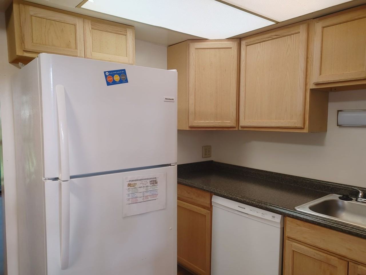 2020 Iuka Ave - Photo 5 of 15