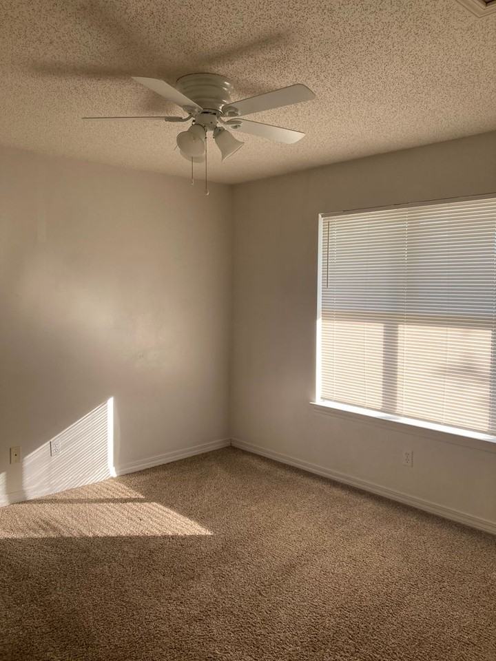 587 Florosa Ct - Photo 7 of 9