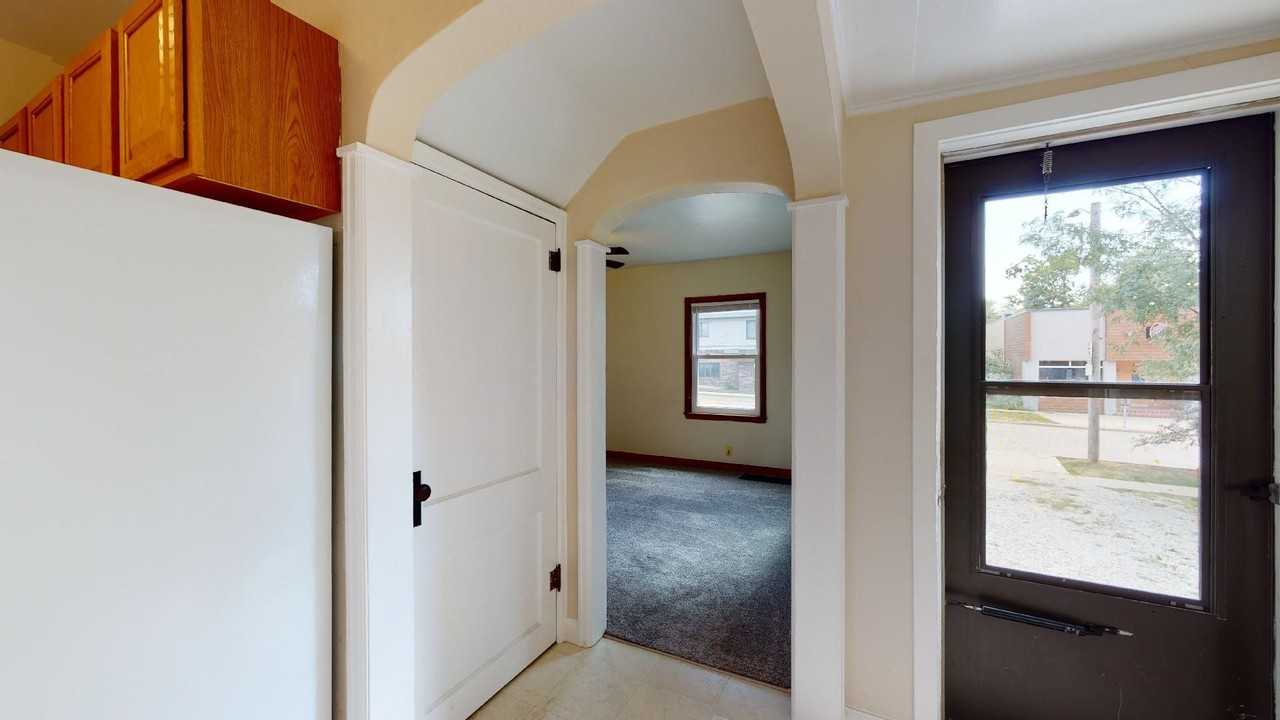 2805 West St - Photo 6 of 27