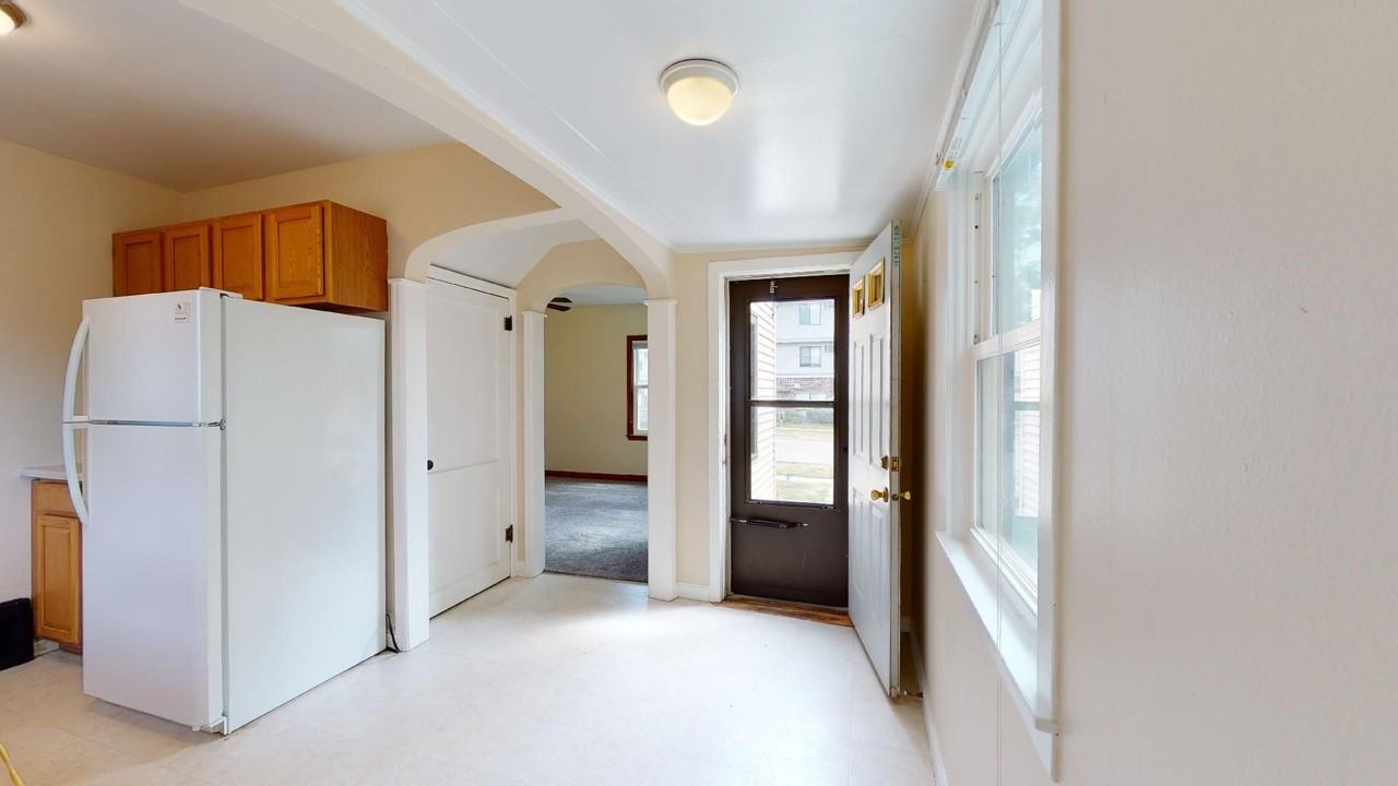 2805 West St - Photo 4 of 27