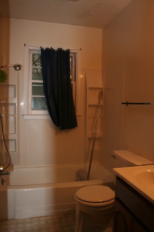 3013 Kellogg Ave - Photo 5 of 6