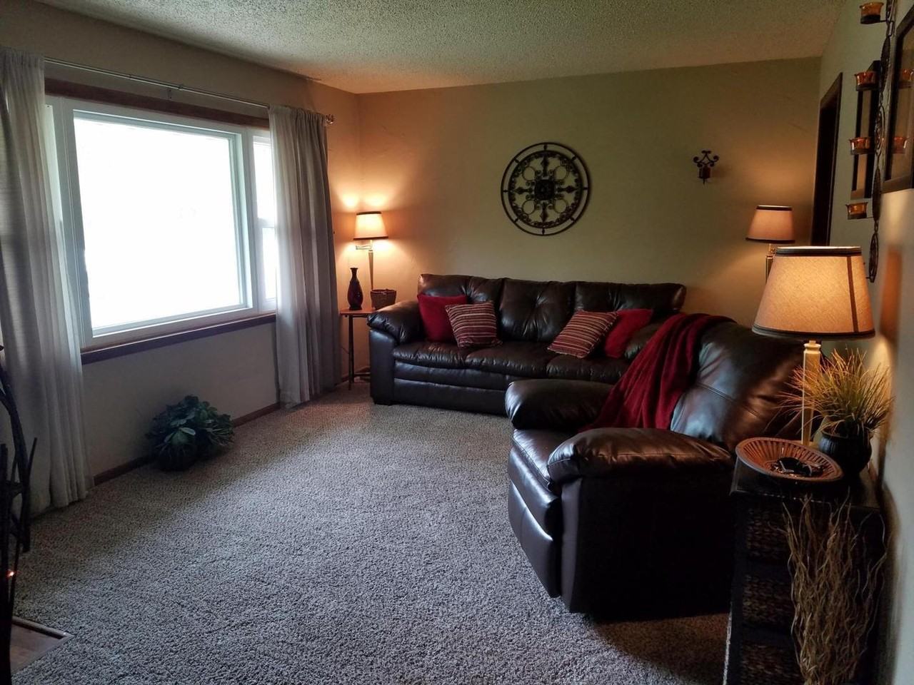 903 Yuma Ave - Photo 3 of 10
