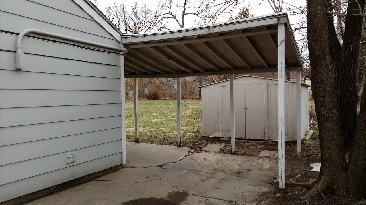 505 Se 34th St - Photo 2 of 18