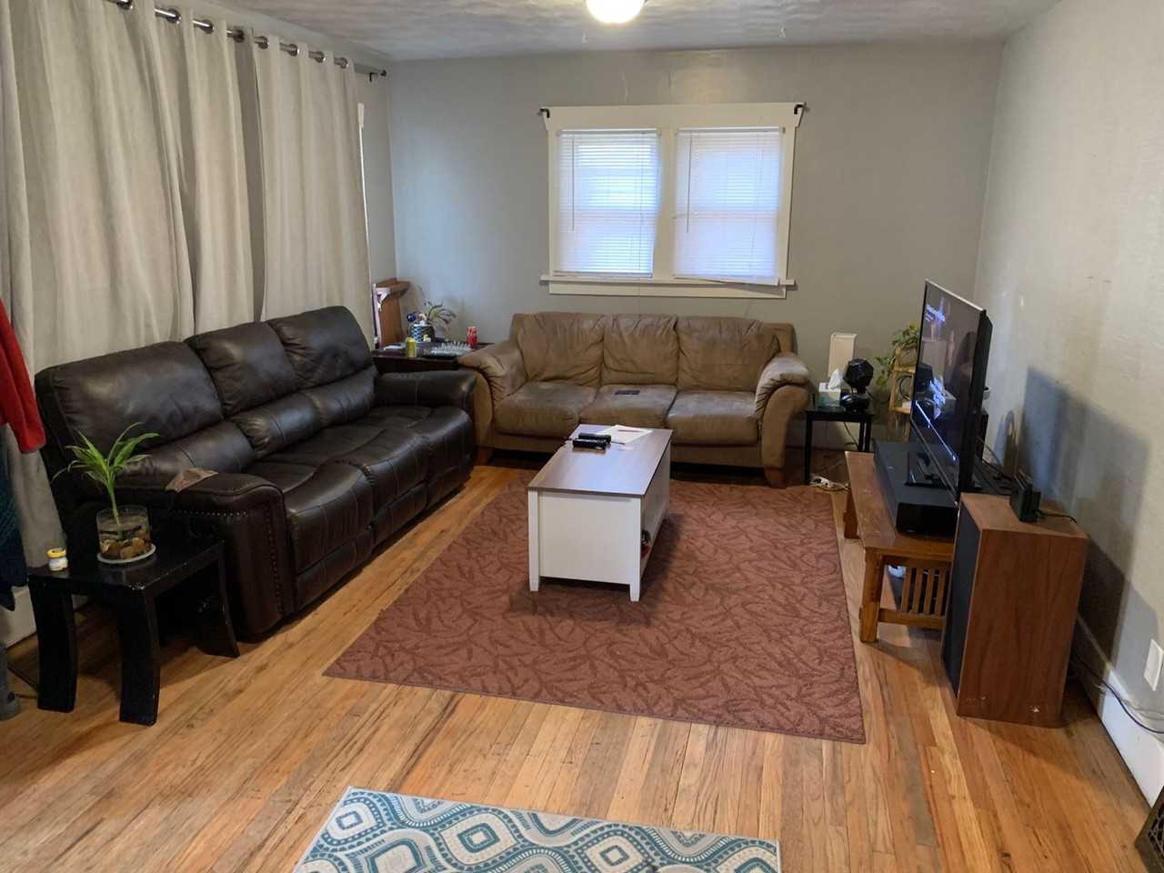 2032 10th Ave - Photo 3 of 21