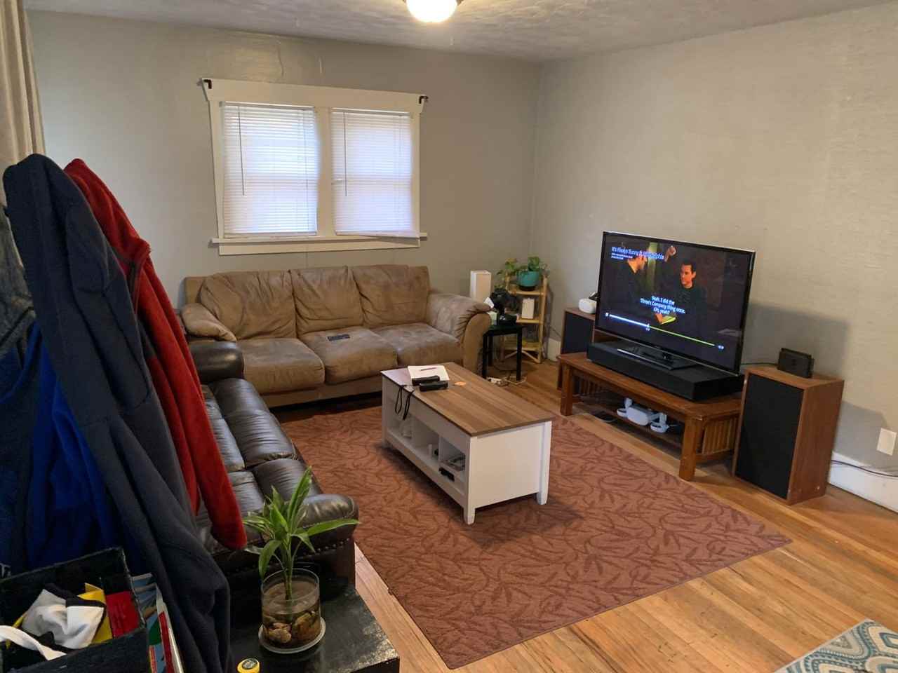 2032 10th Ave - Photo 4 of 21