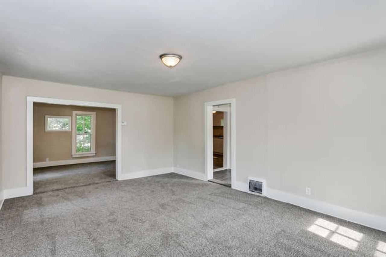 724 E 1st St - Photo 4 of 17