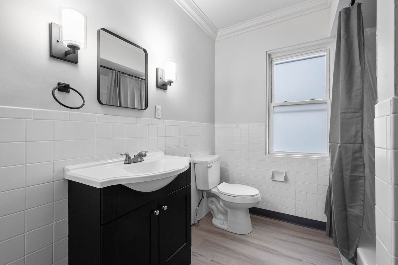 113 Merritt Ave - Photo 2 of 25