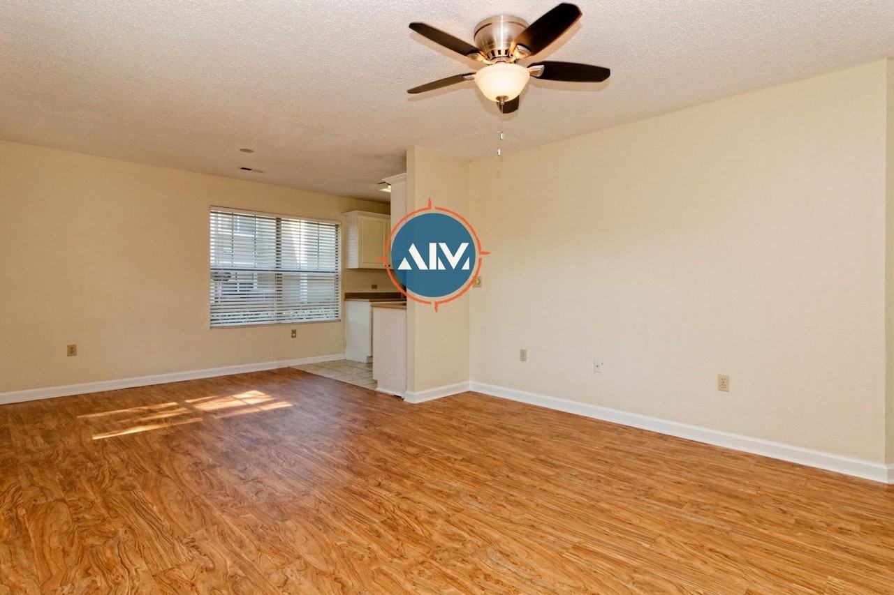 12 Old South Ct - Photo 7 of 19