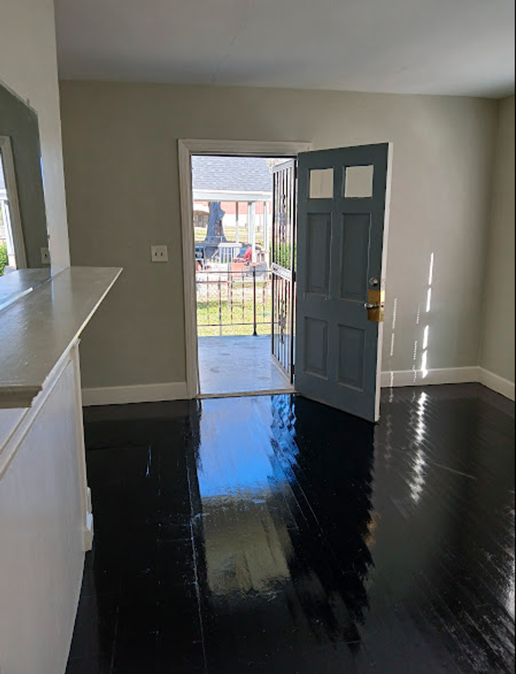 2504 Avenue L - Photo 2 of 15