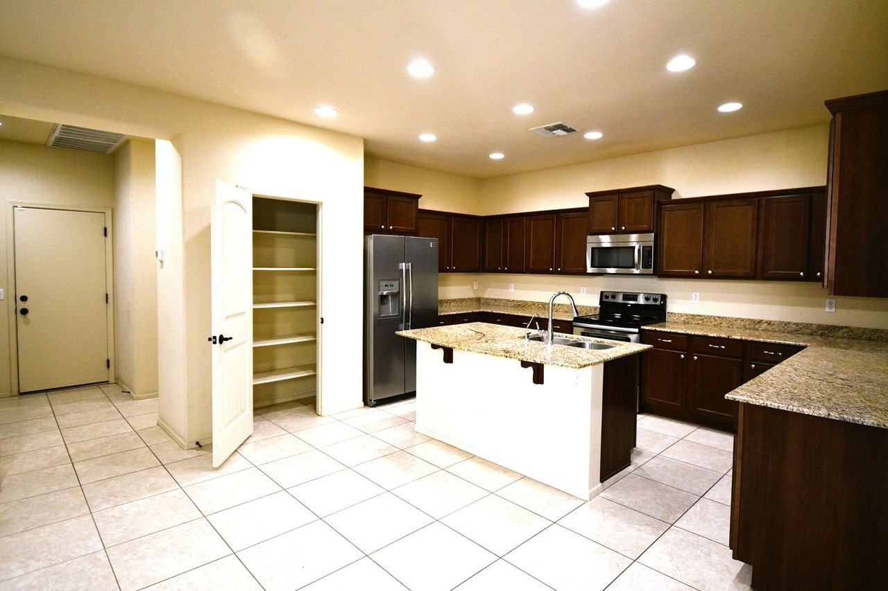 3562 S Wren Dr - Photo 3 of 25