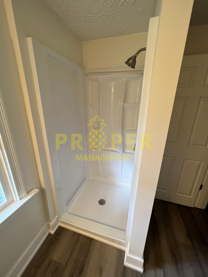 932 Harvard Blvd - Photo 3 of 11