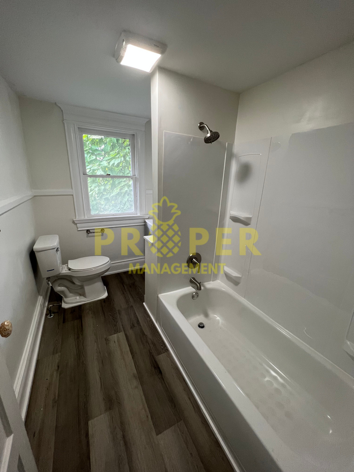 932 Harvard Blvd - Photo 5 of 11