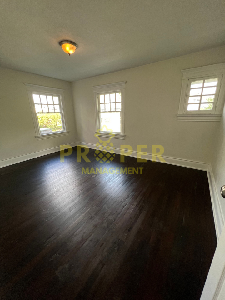 932 Harvard Blvd - Photo 7 of 11