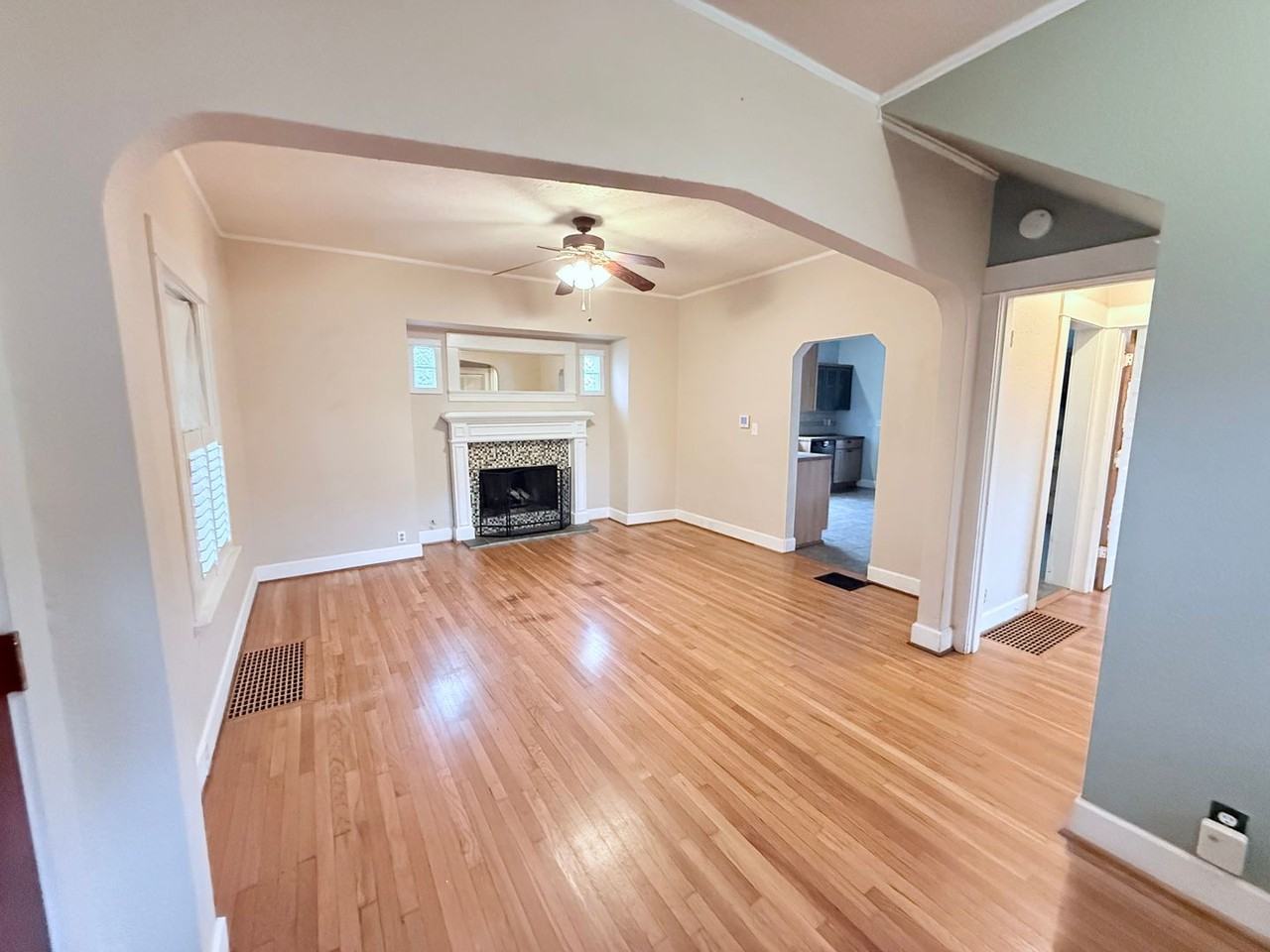 4015 Se 31st Ave - Photo 2 of 20