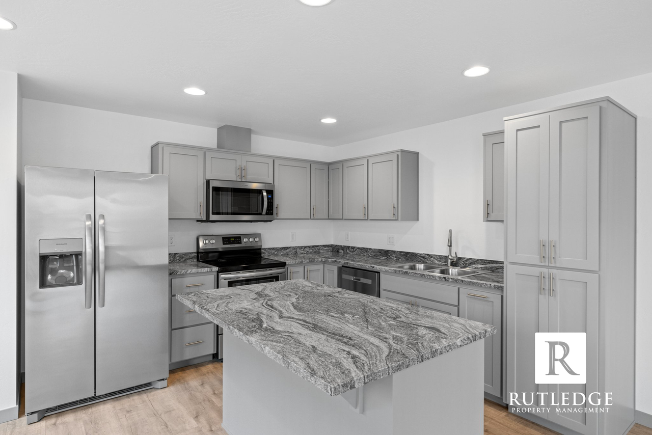 361 Beechwood Way - Photo 4 of 15