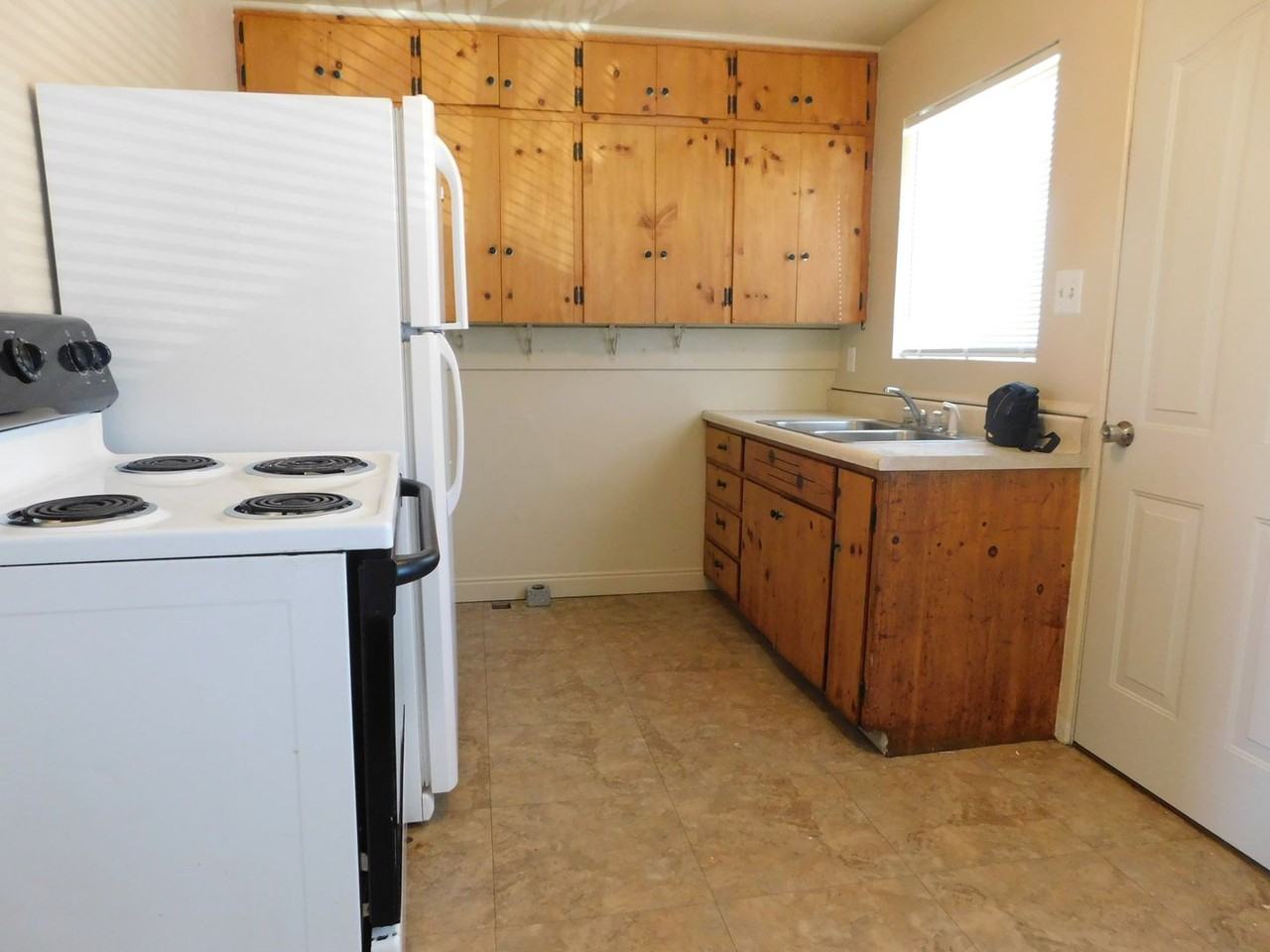 1532 N 15th St - Photo 5 of 11