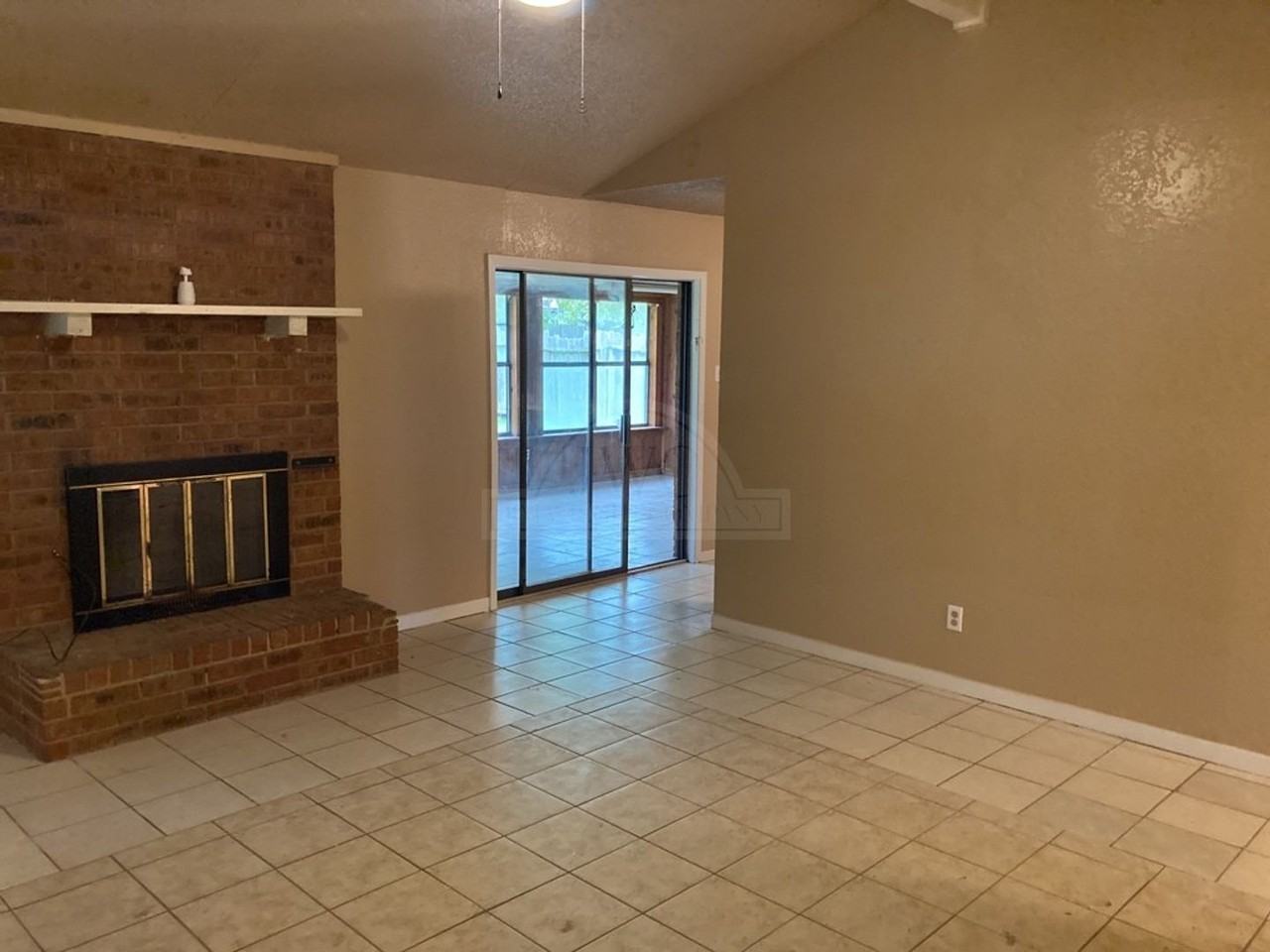 1805 Galaxy Dr - Photo 6 of 26