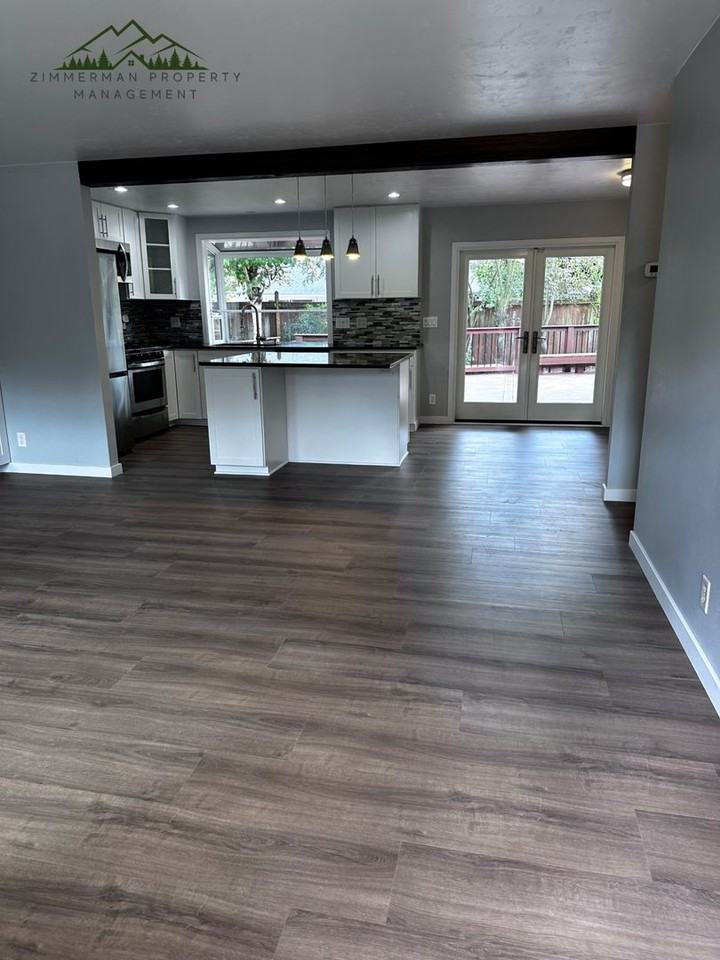 2766 Cheryl St - Photo 6 of 47