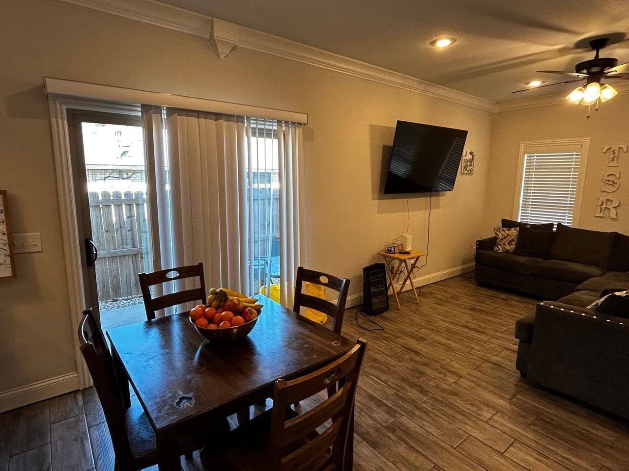 424 N F St - Photo 4 of 19