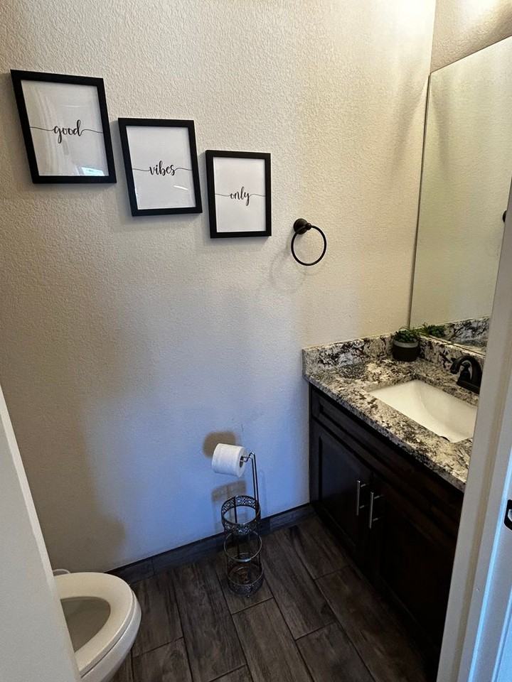 424 N F St - Photo 6 of 19