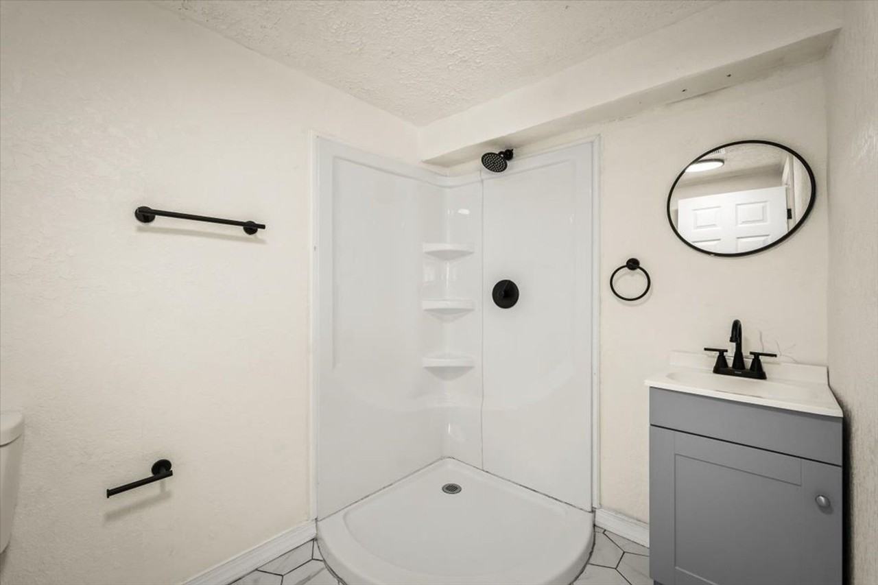 981 McTyre Units - Photo 2 of 14