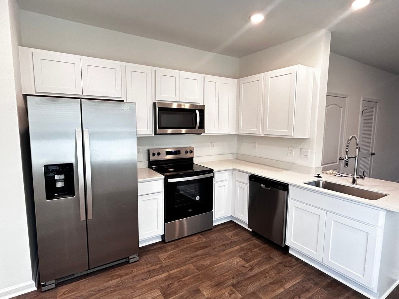 9209 9209 Stony Brook Rd  -Baymeadows Circle West - Photo 2 of 20