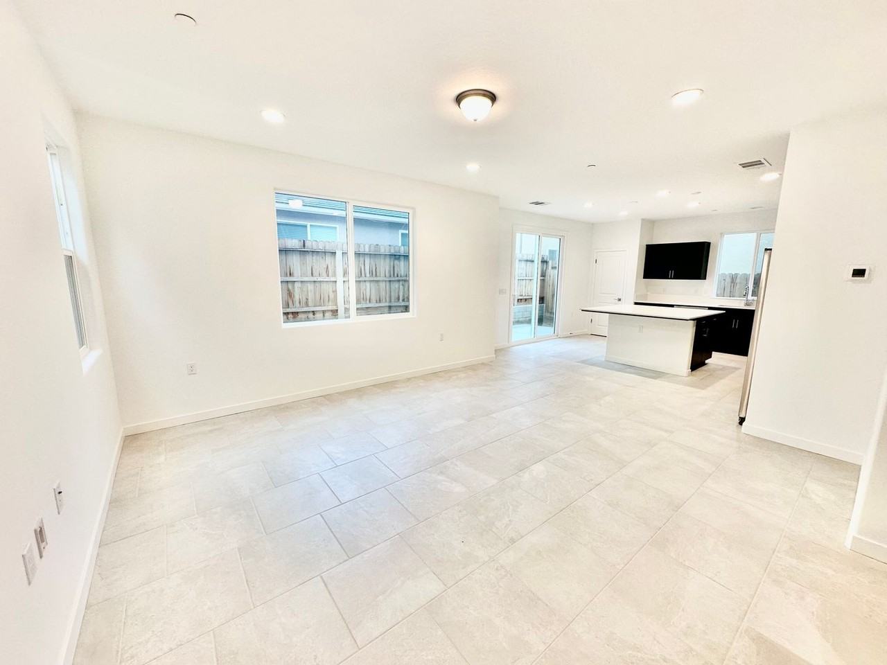 280 Thunder Rd S - Photo 5 of 36