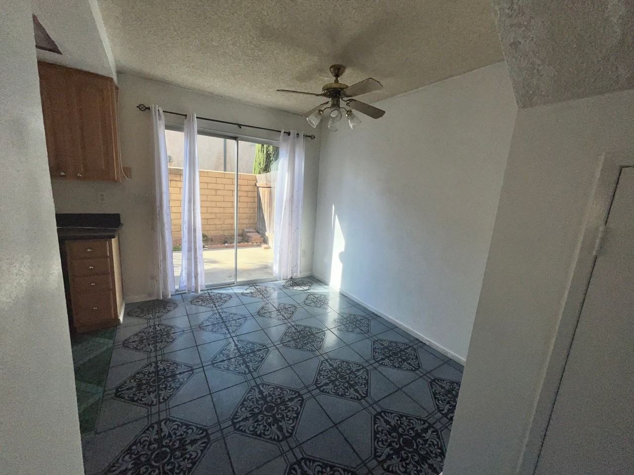 488 S Anza St - Photo 5 of 18