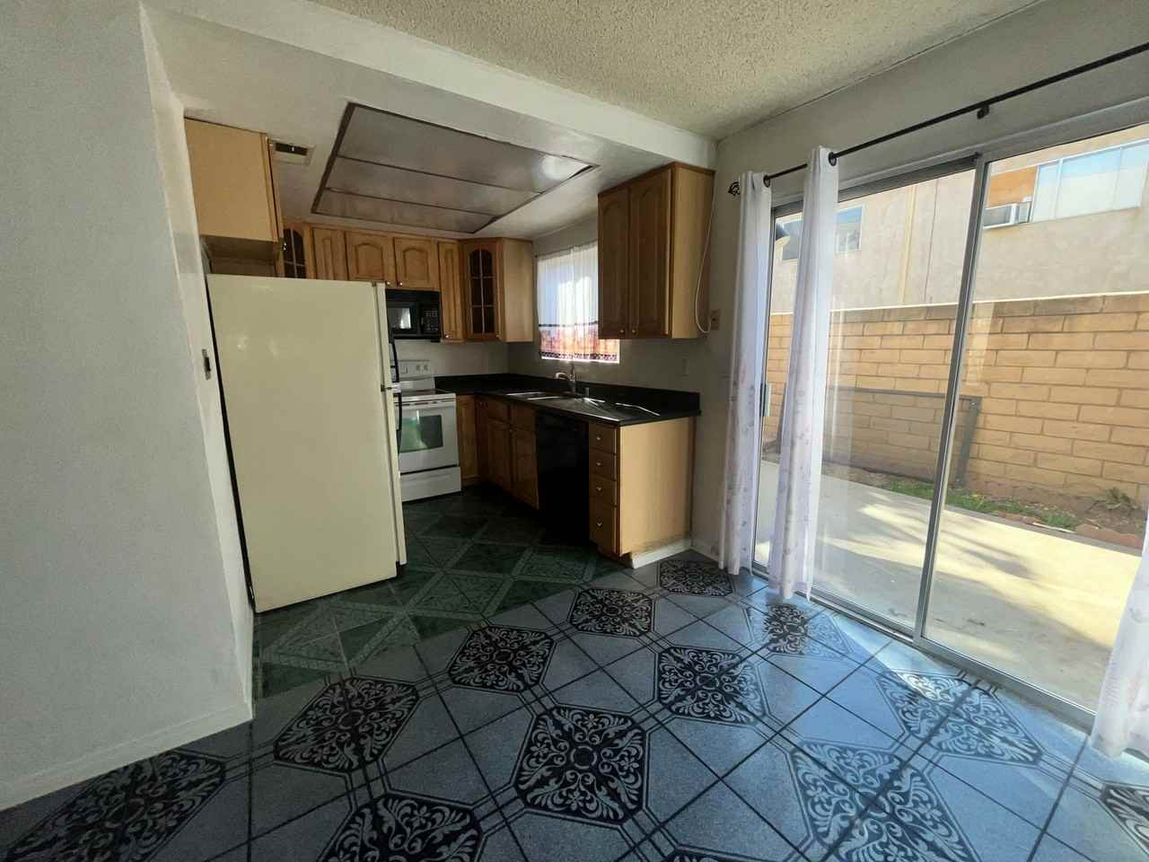 488 S Anza St - Photo 7 of 18