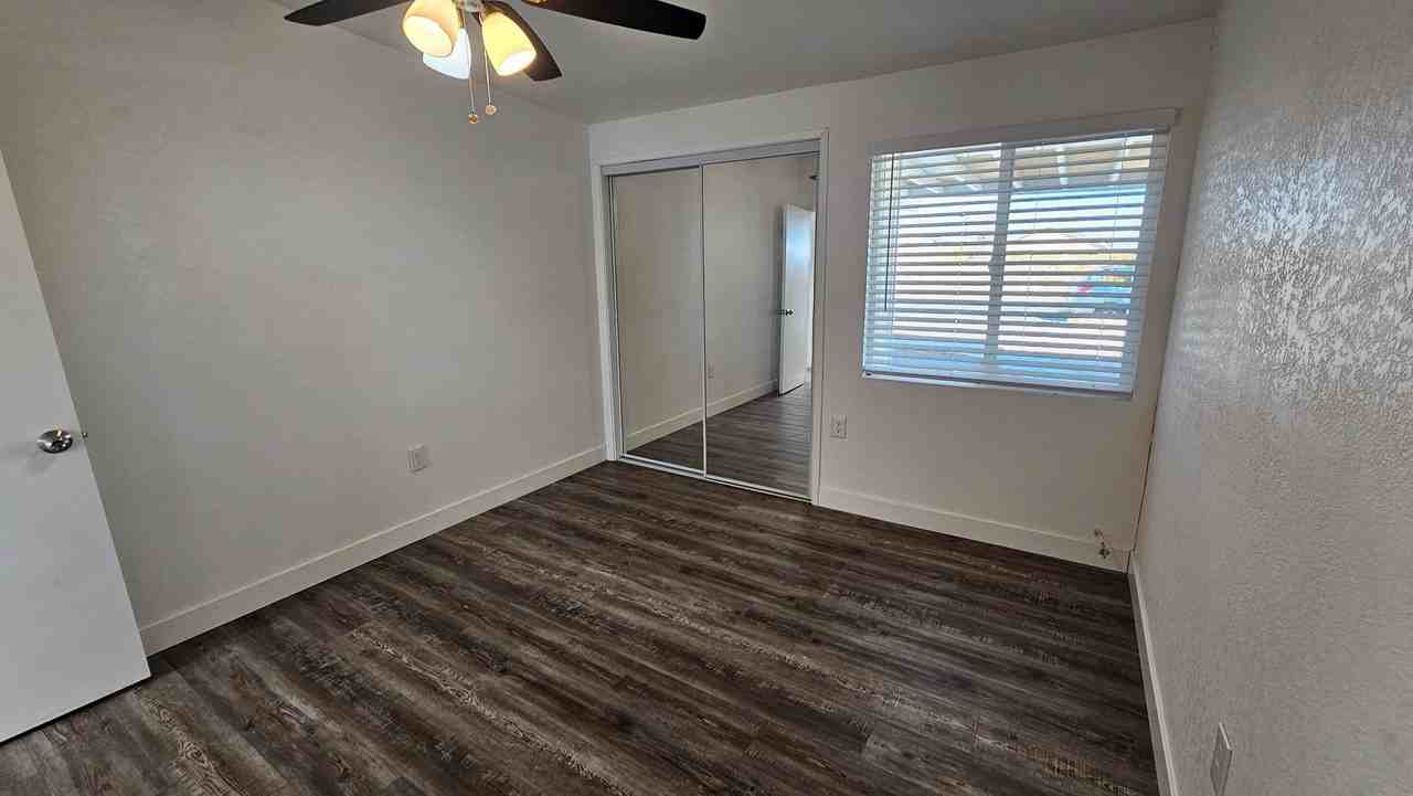 907 W Franklin Ave - Photo 5 of 10