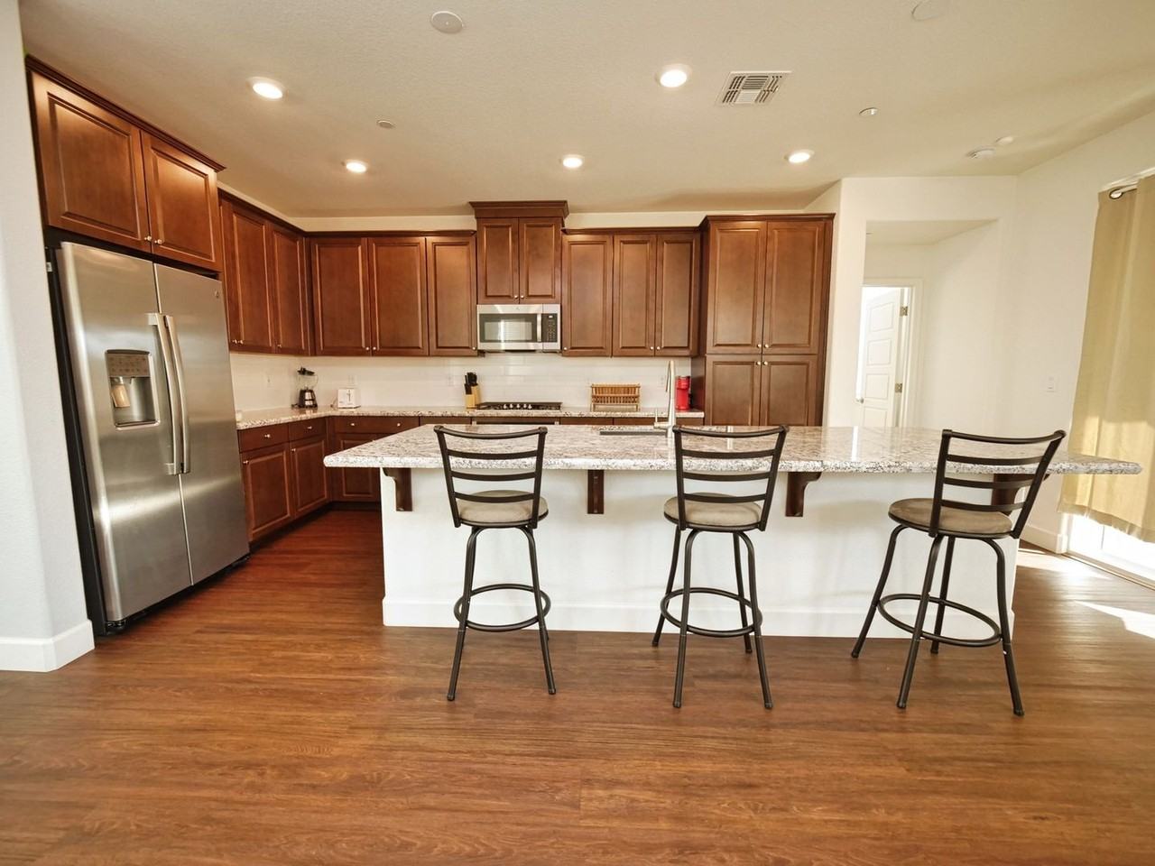 3606 Damora Ave - Photo 4 of 23