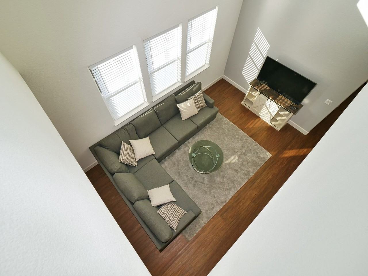 3606 Damora Ave - Photo 3 of 23