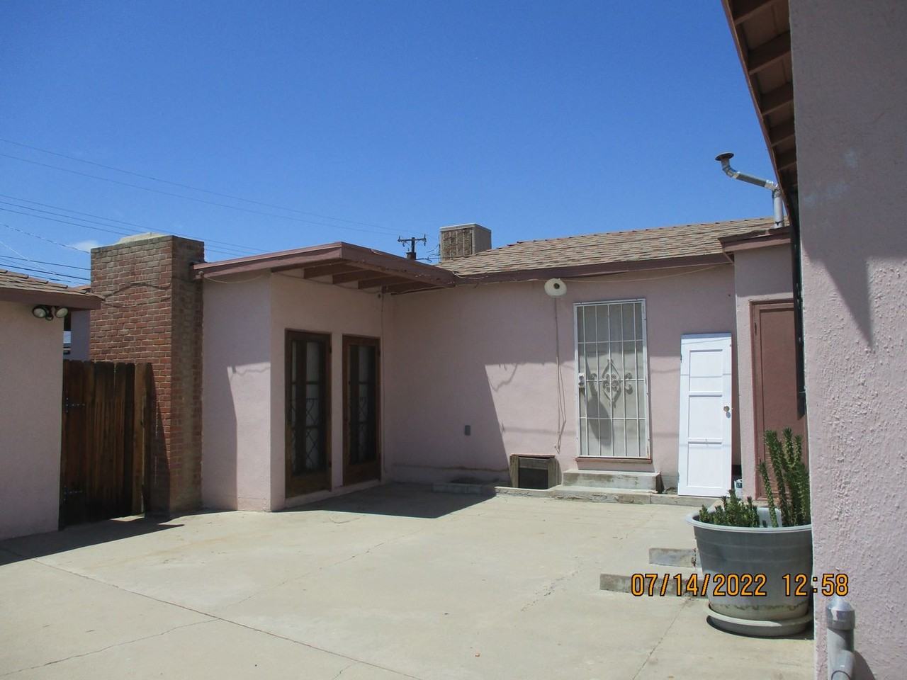1421 1/2 El Rancho Dr - Photo 4 of 13