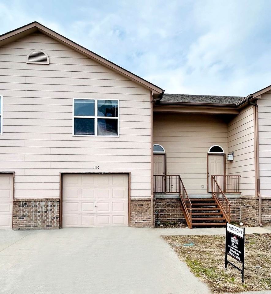 1110 Country Club Lane